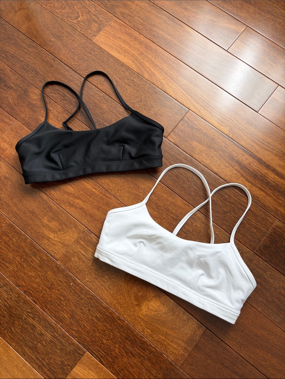 ALO 2 Airlift sports Bra in Black & White